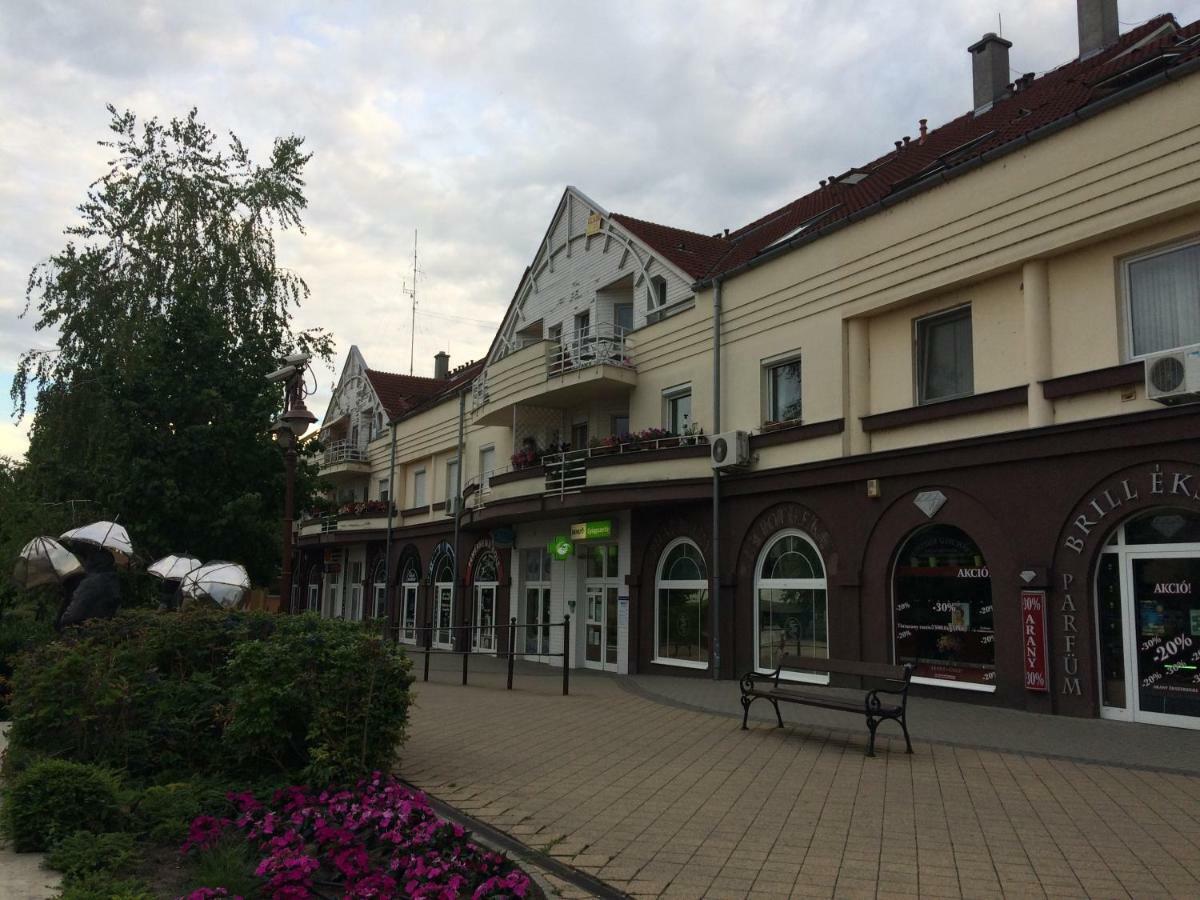 Mary Apartment Шіофок Екстер'єр фото